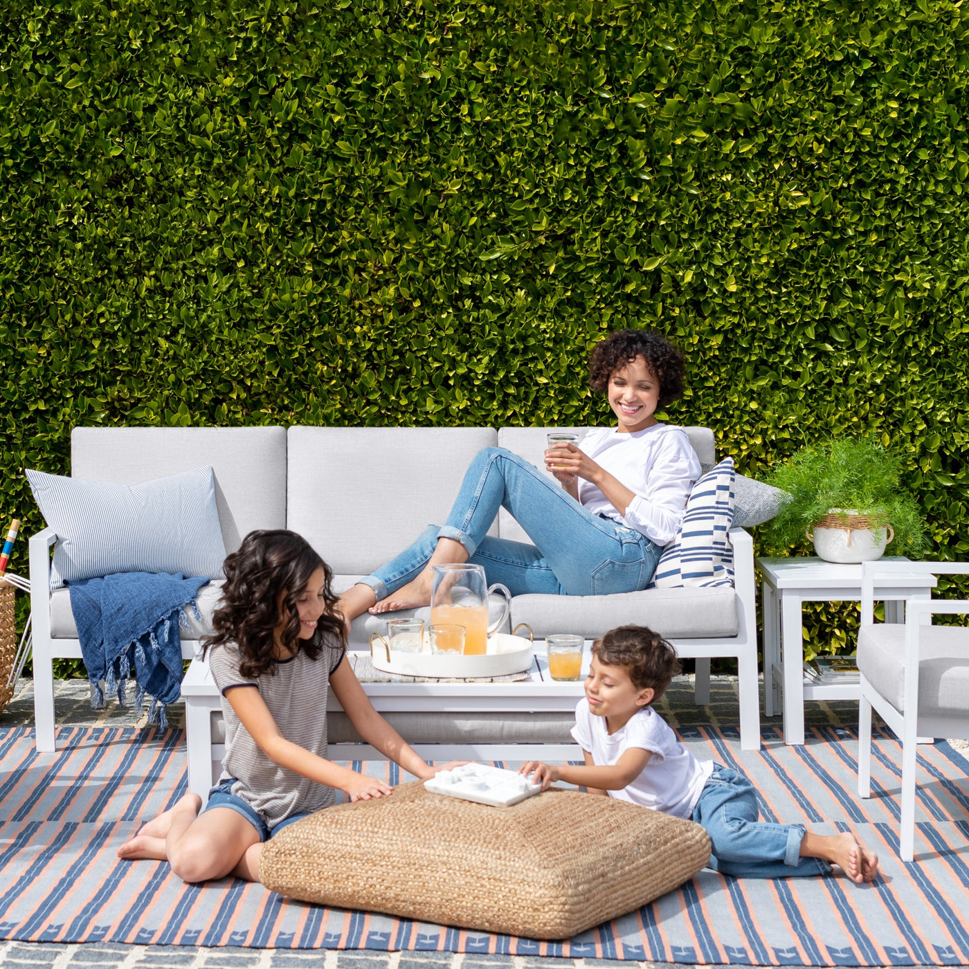 Luna Outdoor Loveseat